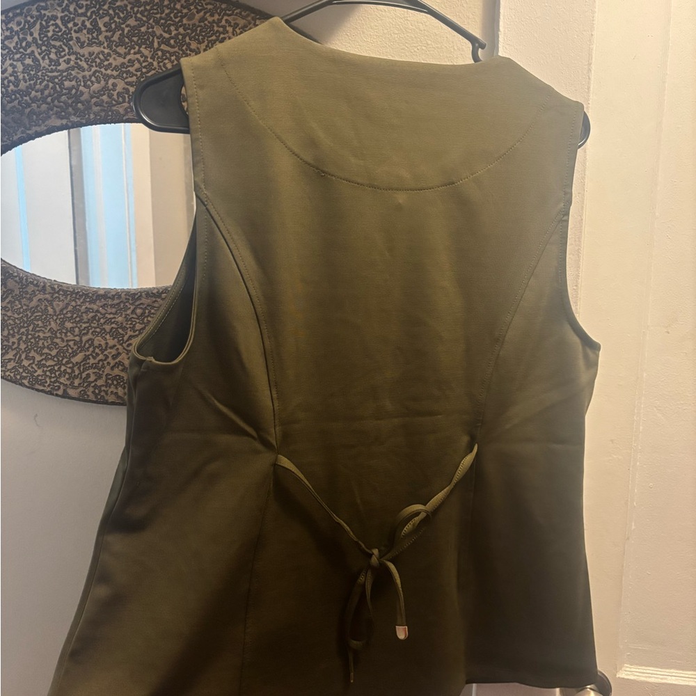 Rio & Rian Olive Green Sleeveless Top - Picture 5 of 6